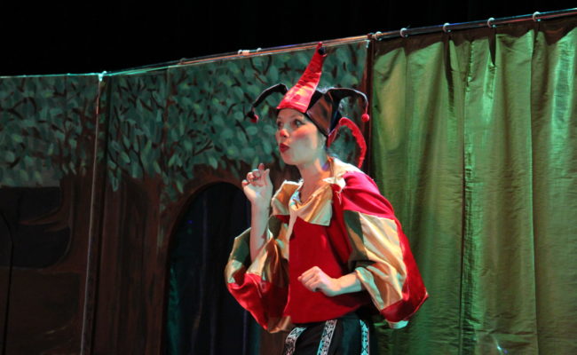 Alix au Pays des Merveilles, cie du dromadaire, spectacle pour enfants