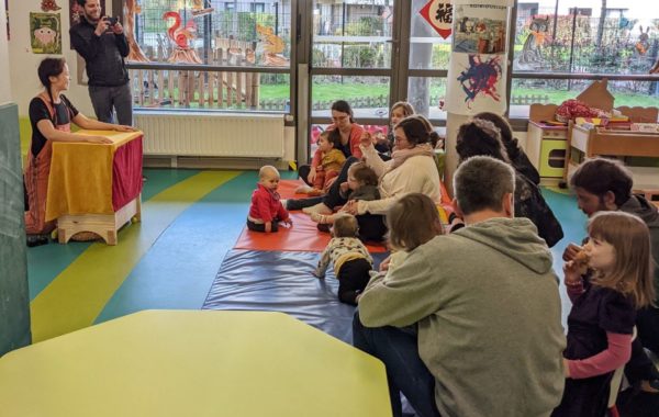 Biscotte et la boite de craquottes, spectacle petite enfance, tout-petits, compagnie du dromadaire