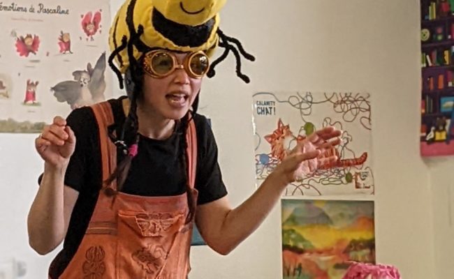 Biscotte et la boite de craquottes, spectacle petite enfance, tout-petits, compagnie du dromadaire