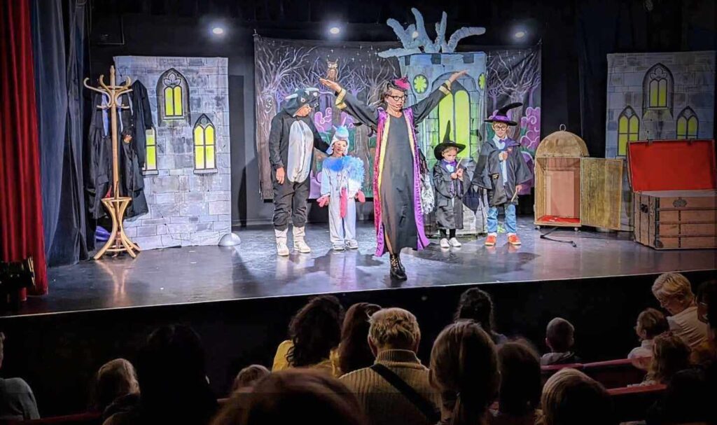 Crafting Captivating Headlines: Your awesome post title goes here Photo Trouillarde 2 1024x607